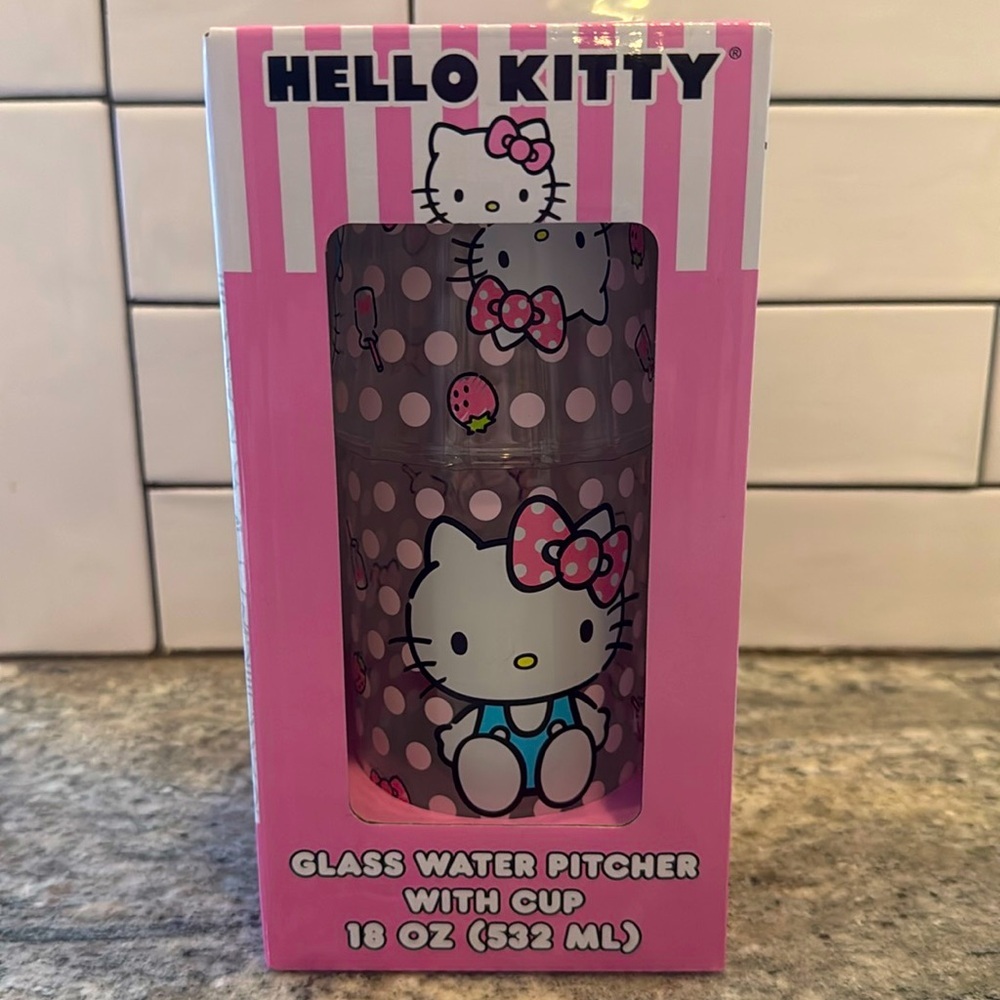 NIB Sanrio Hello Kitty Glass Water Pitcher With Cup 18oz - Picture 3 of 6